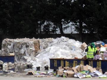 Déchets pastiques triés et rangés